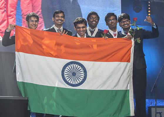r closing india 002