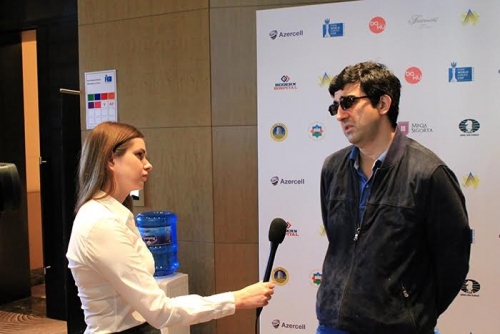 Vladimir Kramnik visited the press center for interview and games commentary