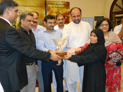 Ghazala of Sindh receiving her Champions Trophy