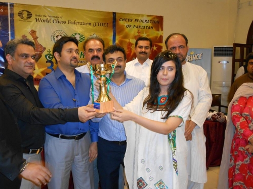 Saira Rafique of Punjab receiving her 1st runner-up Trophy