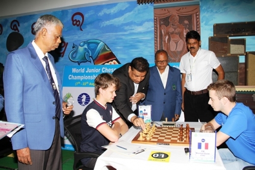 Mr. Bharat Singh Chauhan Chairman Technical Commission FIDE makes the first move of the tournament