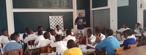 GM Maurice Ashley teaches a class