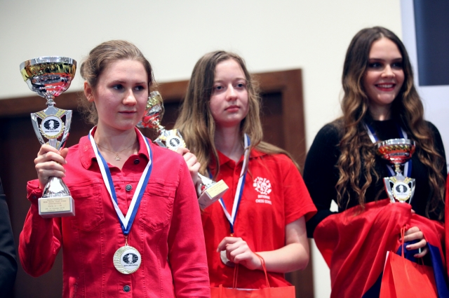 Girls U18