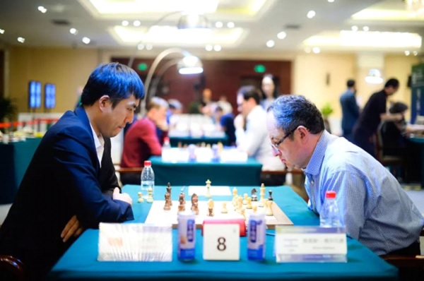 Bu Xiangzhi beat Boris Gelfand