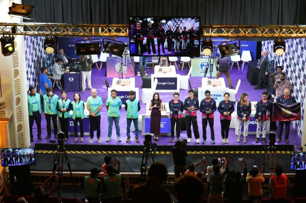 تصویر تیمهای Alpine SG Pipers و PBG Alaskan Knights