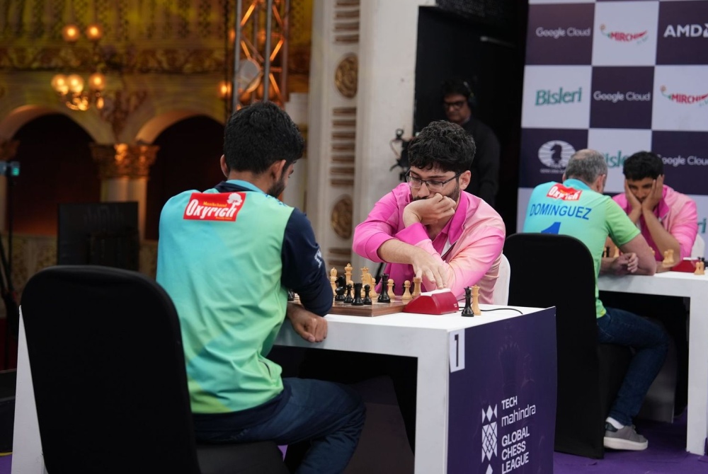 گوکش دی در مقابل علیرضا فیروزجا