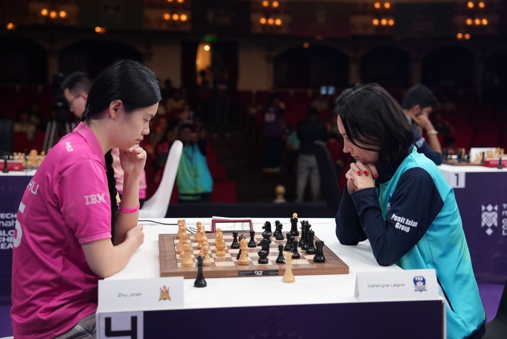 جو جینر در مقابل کاترینا لاگنو