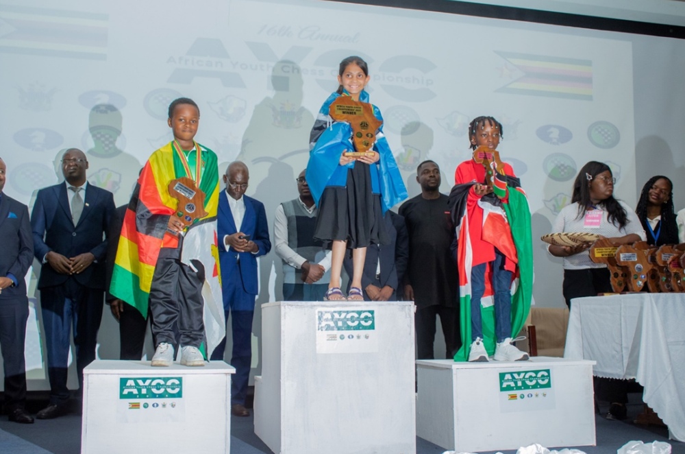 قهرمانان دختران زیر 8 سال